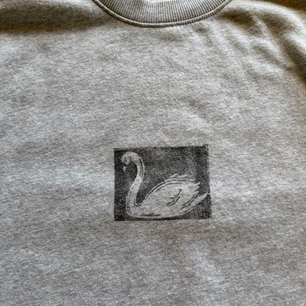 Grey sweatshirt with swan print